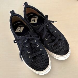 Sperry Navy Mesh Sneakers. Size 6.5